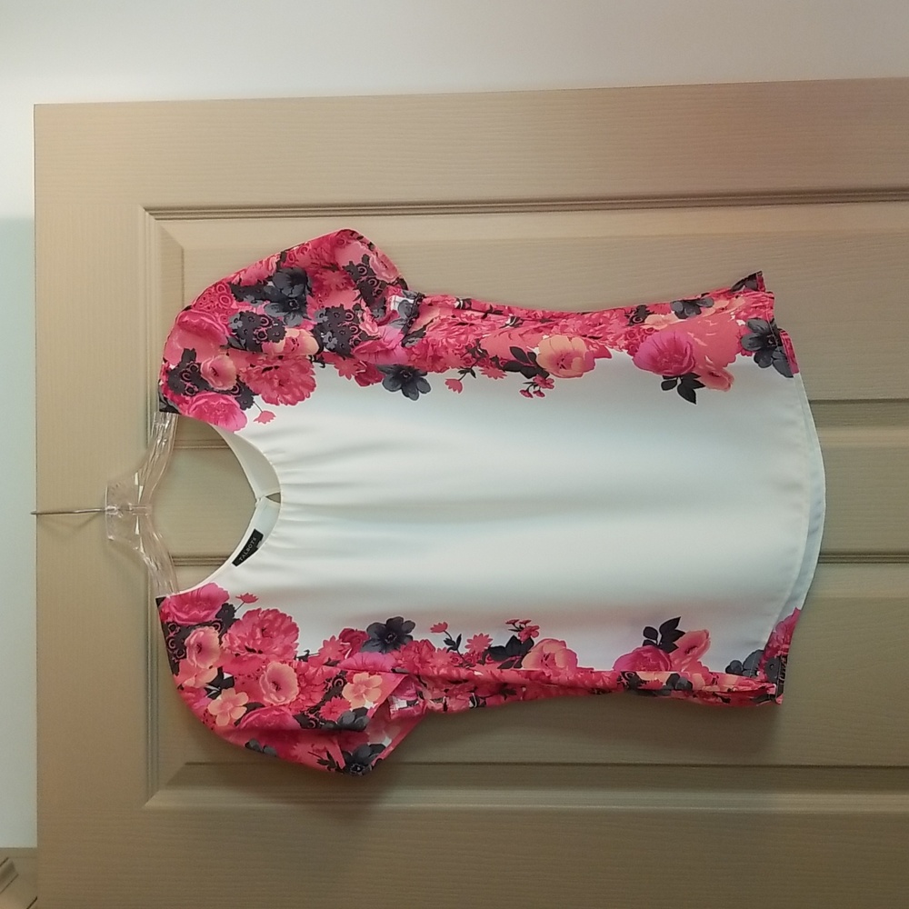 Talbots Short Sleeve, Cream, Pink, and Black Blouse, Size 10, NWT.